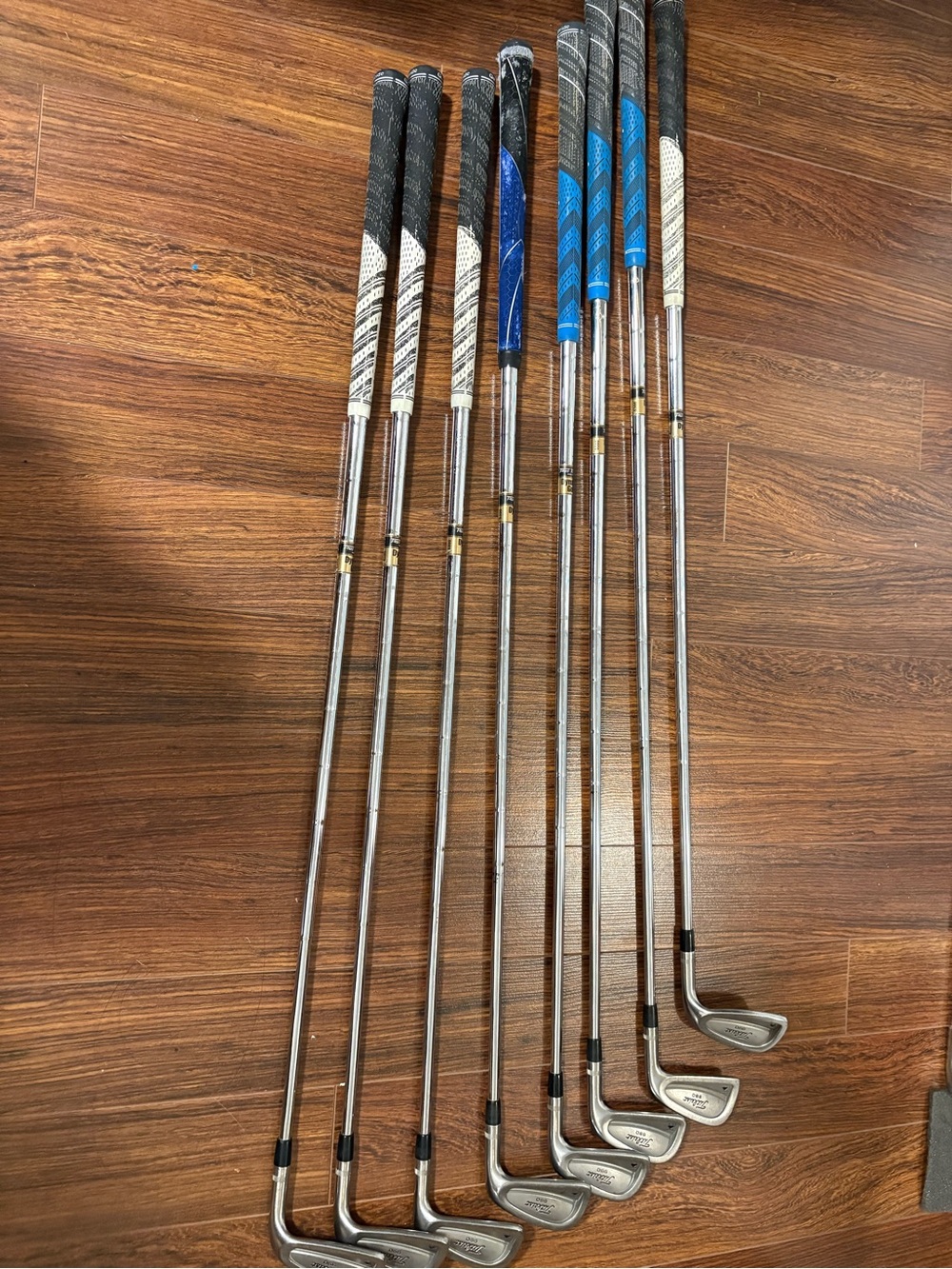 Titleist Men's Golf Iron Set